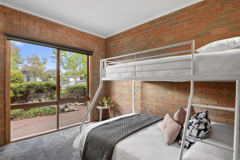 The Perfect Zone- SLEEPS 12 - Tourism TAS 14