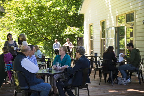 Oscar\'s On The Yarra - Tourism TAS 10