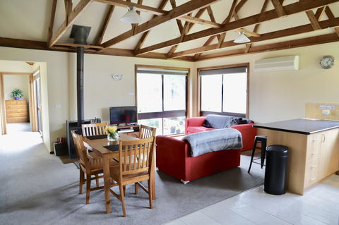 Red Ceder Cottage - Great Ocean Road - Port Campbell - Hobart Tourism 12
