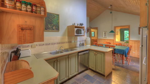 Aspens Springs Farmstay - Tourism TAS 2