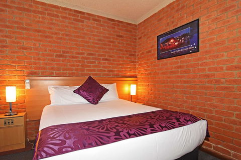 Main Lead Ballarat Motel - Hobart Tourism 13