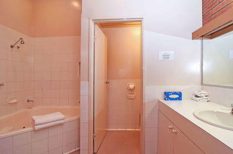 Main Lead Ballarat Motel - Hobart Tourism 14