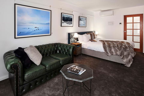 Daylesford Art Motel - Hobart Tourism 9
