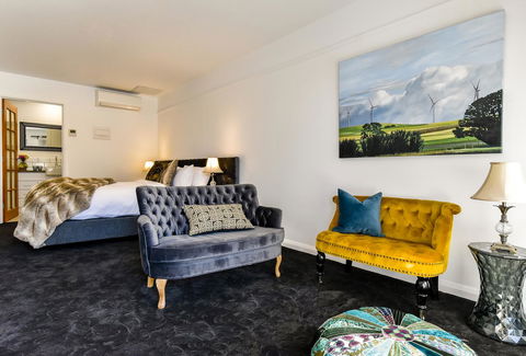 Daylesford Art Motel - Hobart Tourism 7