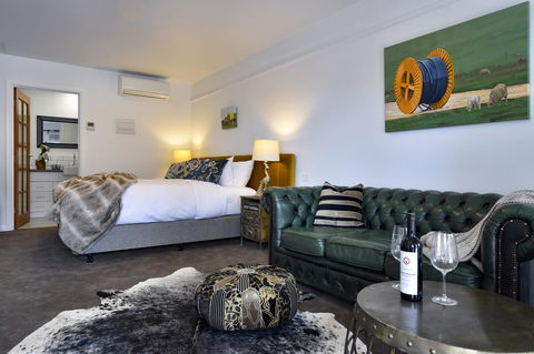 Daylesford Art Motel - Hobart Tourism 6