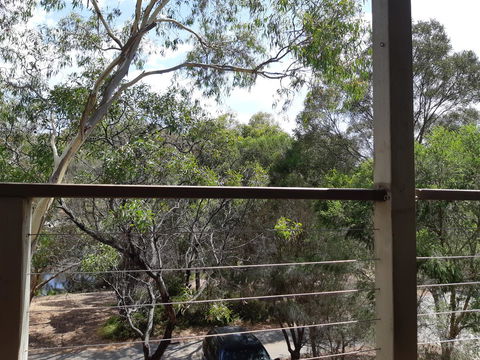 Elevated Holiday House Overlooks Tranquil Wetlands - Hobart Tourism 10