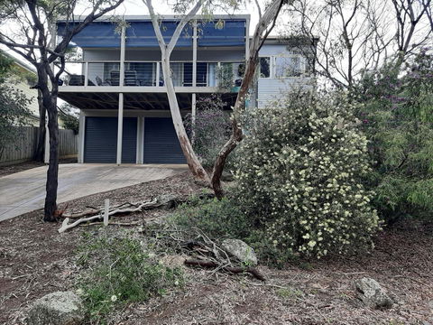 Elevated Holiday House Overlooks Tranquil Wetlands - Hobart Tourism 0