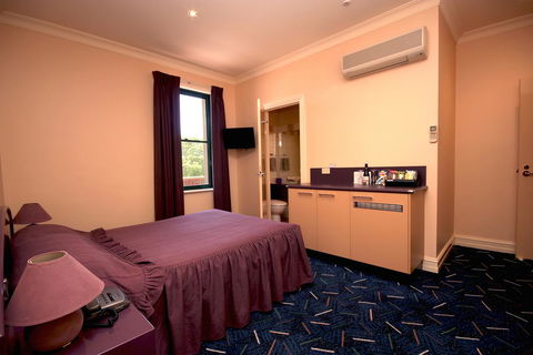 Mitchell River Tavern - Hobart Tourism 21