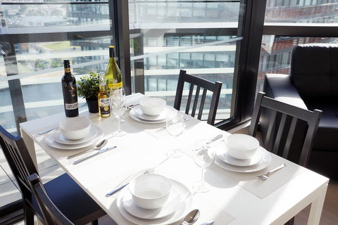 Auzzie Apartments Docklands, Melbourne - Hobart Tourism 31