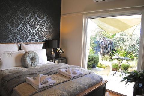 Bed Of Roses - Hobart Tourism 2
