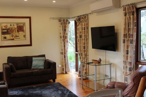 Australian Home Away @ Wonga Park Brushy Creek - Hobart Tourism 9