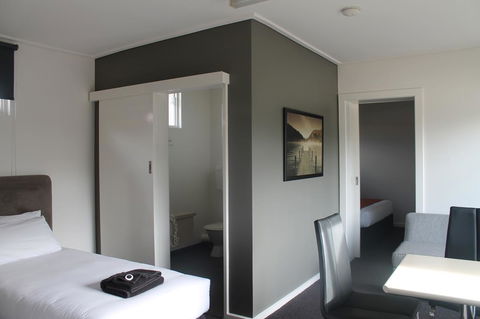 Rochester Motel - Hobart Tourism 3