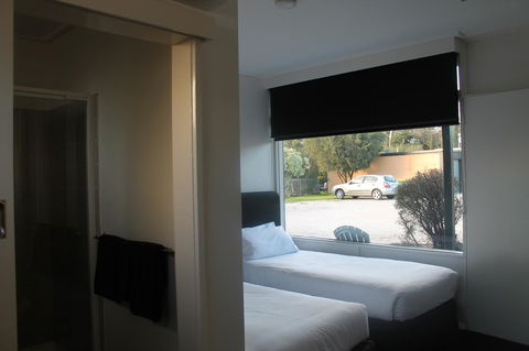 Rochester Motel - Hobart Tourism 7