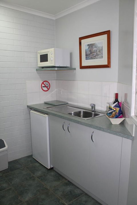 Rochester Motel - Hobart Tourism 16