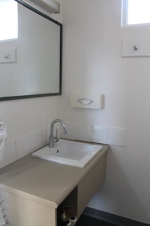 Rochester Motel - Hobart Tourism 22