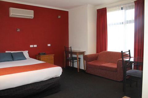 Rochester Motel - Hobart Tourism 13