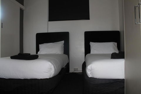 Rochester Motel - Hobart Tourism 12