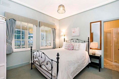 Edge17 Port Fairy Wharf - Hobart Tourism 6