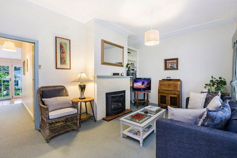 Edge17 Port Fairy Wharf - Hobart Tourism 0