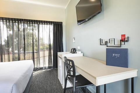 Nightcap At Excelsior Hotel - Tourism TAS 10