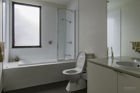1 Pebble Place - Tourism TAS 13