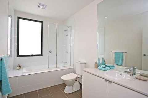 1 Pebble Place - Tourism TAS 7