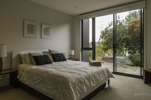 1 Pebble Place - Tourism TAS 11