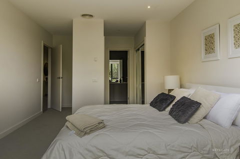 1 Pebble Place - Tourism TAS 10