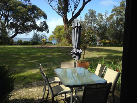 Swan Cove Beachfront - Hobart Tourism 15