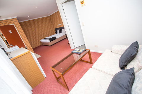 Blue Whale Motor Inn & Apartments - Hobart Tourism 6