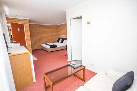 Blue Whale Motor Inn & Apartments - Hobart Tourism 8