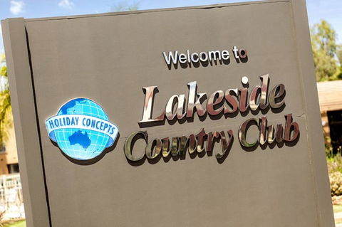 Lakeside Country Club - Hobart Tourism 8