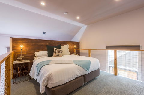 The Old Mechanics - Tourism TAS 9