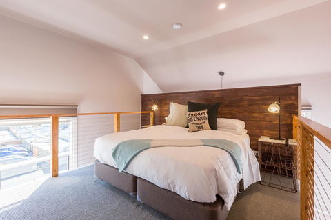 The Old Mechanics - Tourism TAS 12