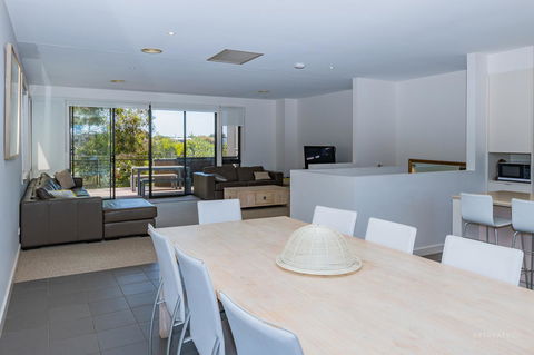 1 Sunset Place - Tourism TAS 2