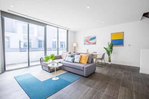 Docklands Waterfront Luxury Villa - Tourism TAS 32