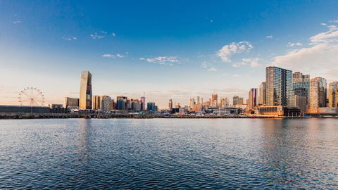 Docklands Waterfront Luxury Villa - Tourism TAS 15