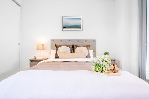 Docklands Waterfront Luxury Villa - Tourism TAS 14