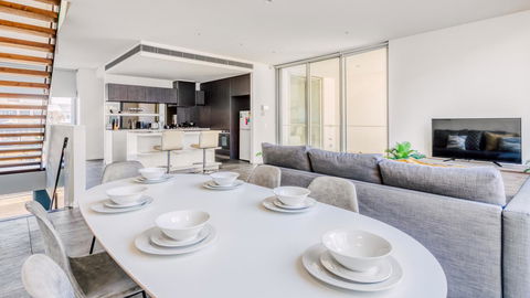 Docklands Waterfront Luxury Villa - Tourism TAS 7