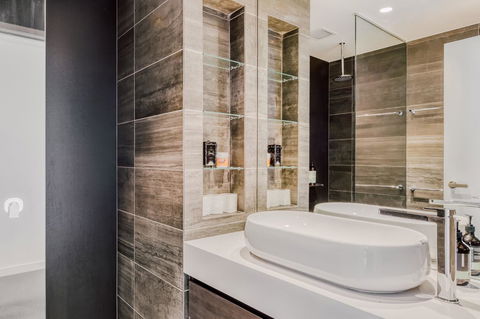 Docklands Waterfront Luxury Villa - Tourism TAS 19