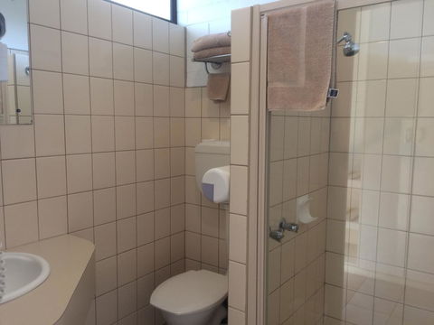 Ambassador Motor Inn - Hobart Tourism 9