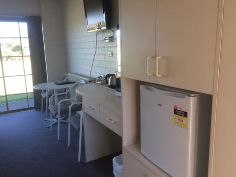 Ambassador Motor Inn - Hobart Tourism 8