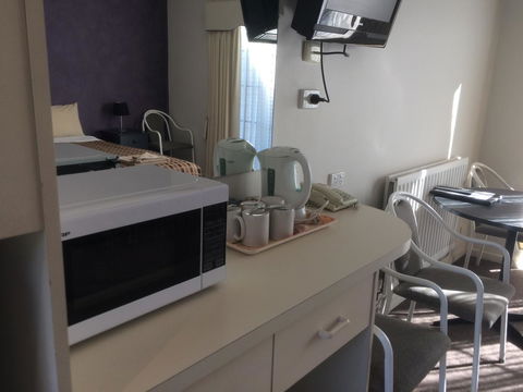 Ambassador Motor Inn - Hobart Tourism 3