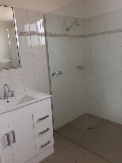 Ambassador Motor Inn - Hobart Tourism 28