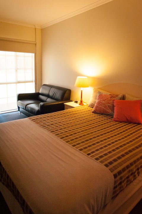 Ambassador Motor Inn - Hobart Tourism 34