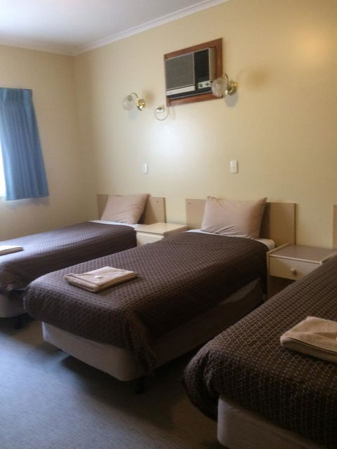 Ambassador Motor Inn - Hobart Tourism 25