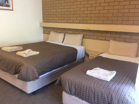 Ambassador Motor Inn - Hobart Tourism 5