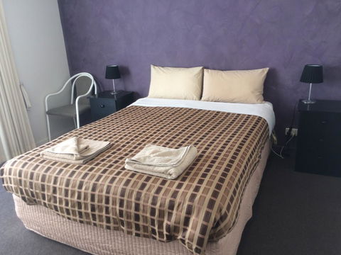 Ambassador Motor Inn - Hobart Tourism 4