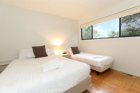 Via Nuova - Hobart Tourism 19