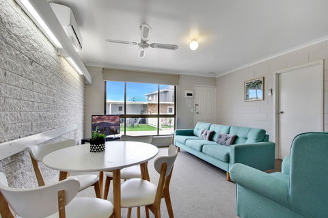 Hybiscus Waterfront Apartments - Hobart Tourism 17